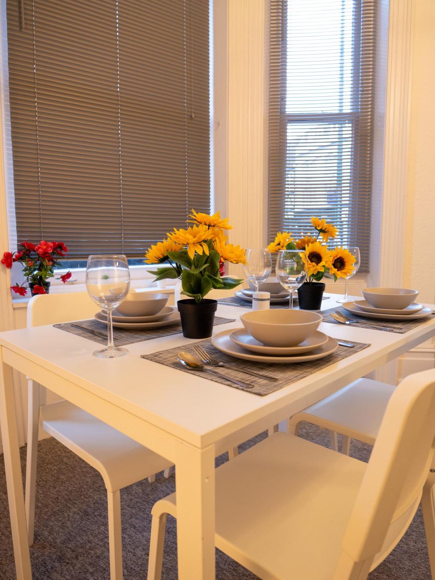 Appartamento Luxury,Location And Convenience Bournemouth Esterno foto